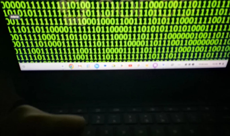 La publicidad engañosa busca estafar y violar la seguridad de usuarios.