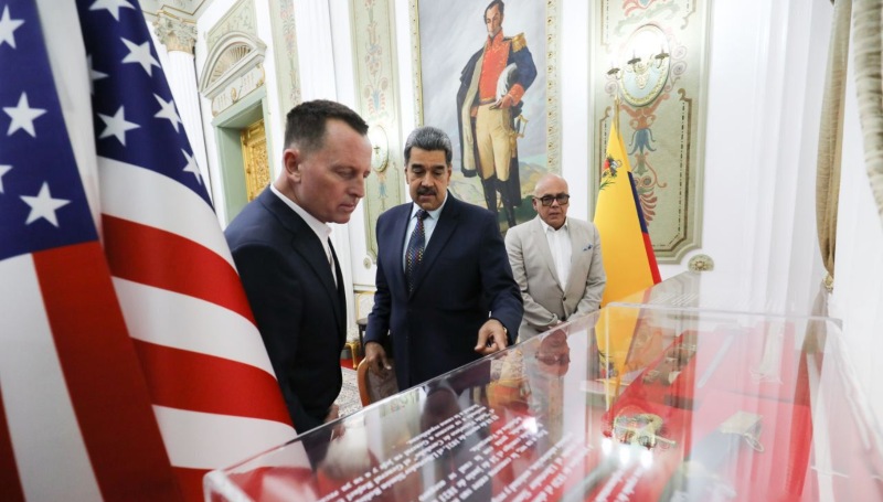 Grenell fue recibido por Maduro en Miraflores