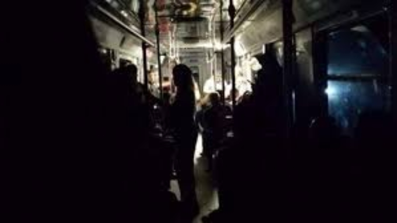Chile sufrió apagón masivo dejando al 80% de la capital sin electricidad.