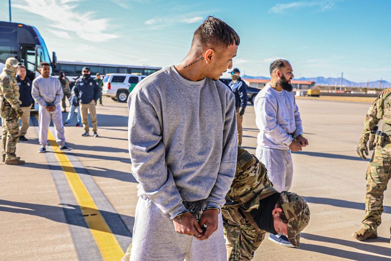 Llegaron los primeros migrantes ilegales a Guantánamo
