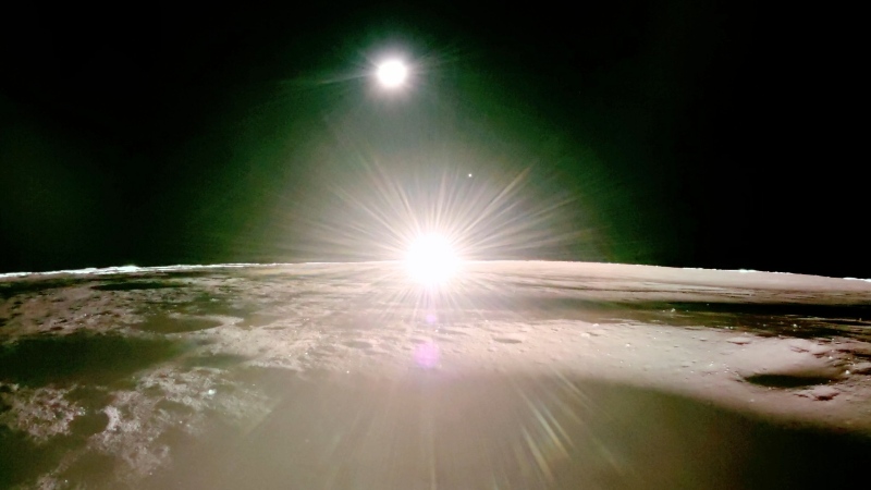 Las sorprendentes fotos que capturó la NASA del amanecer y atardecer desde la Luna