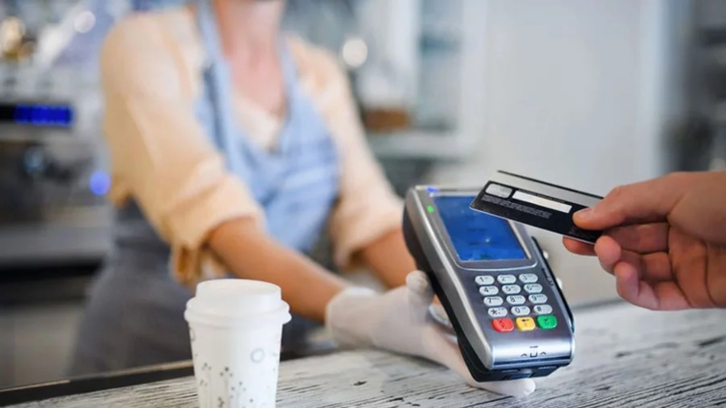 Sector bancario recomienda no decir la clave bancaria en voz alta