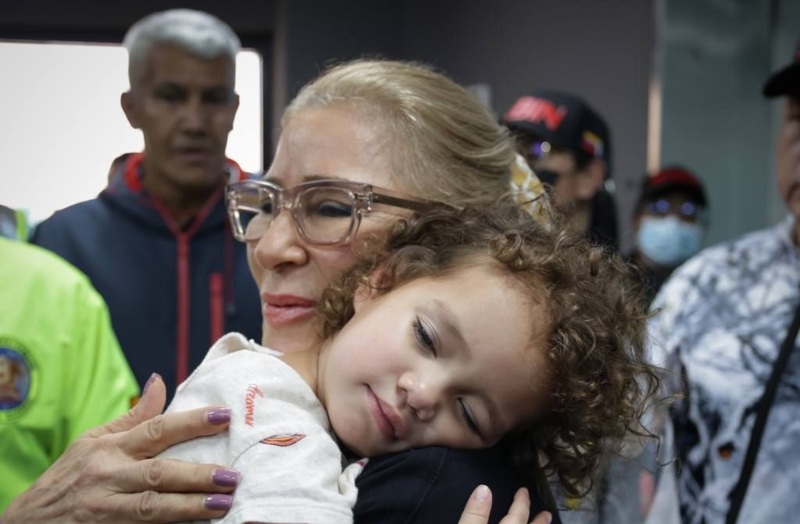 Maikelys Espinoza fue recibida por Cilia Flores
