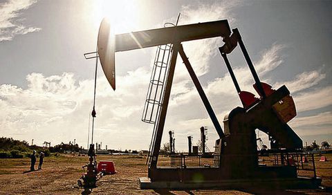 Petróleo subió a nivel más alto en 14 años tras invasión a Ucrania