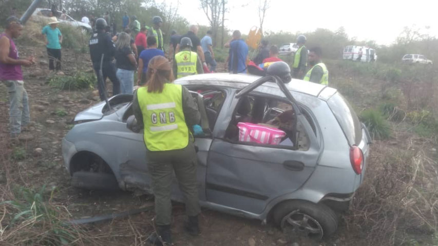 Seis fallecidos y un bebé de tres meses herido tras accidente en Portuguesa