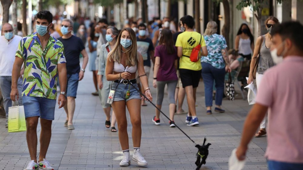 España ya tiene fecha para poner fin al uso del tapabocas en lugares cerrados