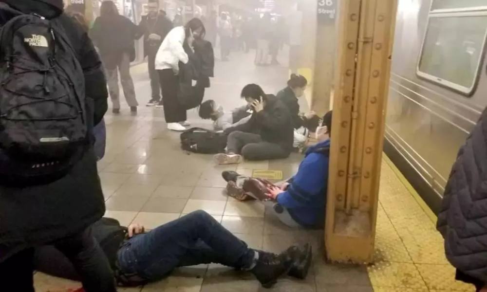 ¡Imágenes sensibles! Tiroteo en Metro de Nueva York dejó varios heridos