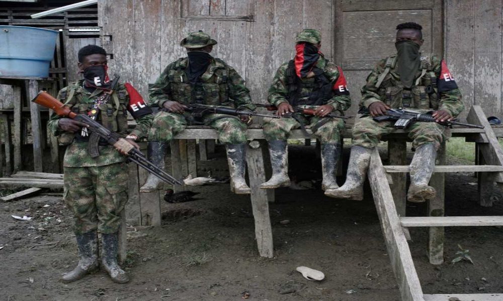 ELN secuestra a 2 soldados colombianos cerca de frontera con Venezuela