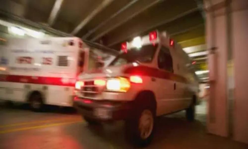 Atropelló a su papá y luego lo apuñaló hasta matarlo