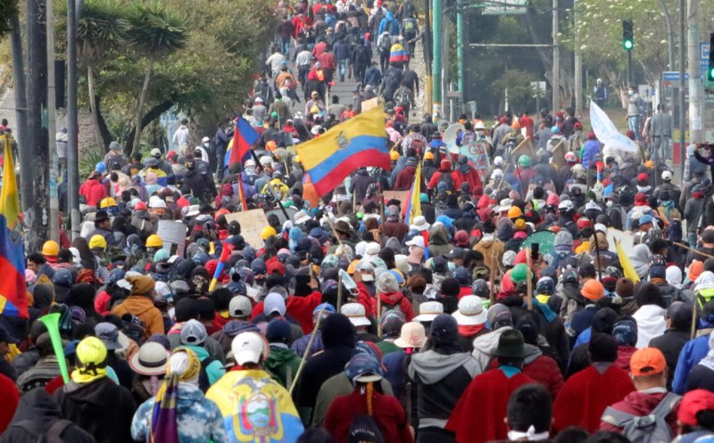 Disturbios en Ecuador: Indígenas intentaron ingresar al Congreso