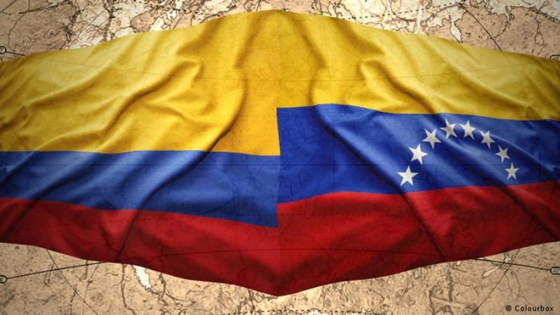 Correa llama a reanudar diplomacia parlamentaria entre Venezuela y Colombia