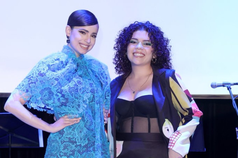 Joven venezolana recibió beca «Sofía Carson» del Latin Grammy