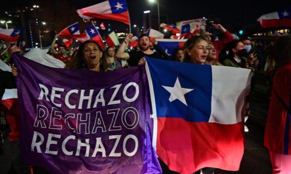 La desinformación y el desprestigio de la constituyente, claves del rechazo chileno