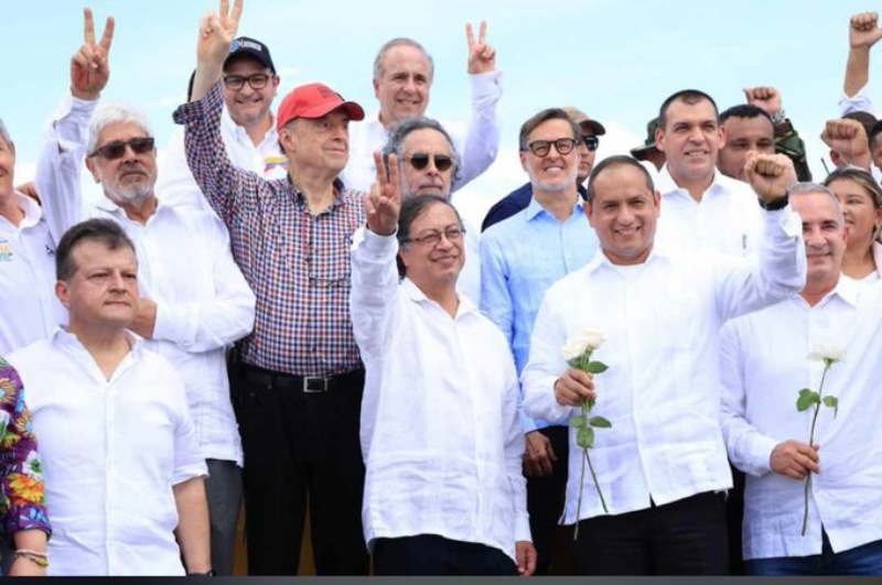 Petro y Bernal oficializan reapertura la frontera entre Colombia y Venezuela