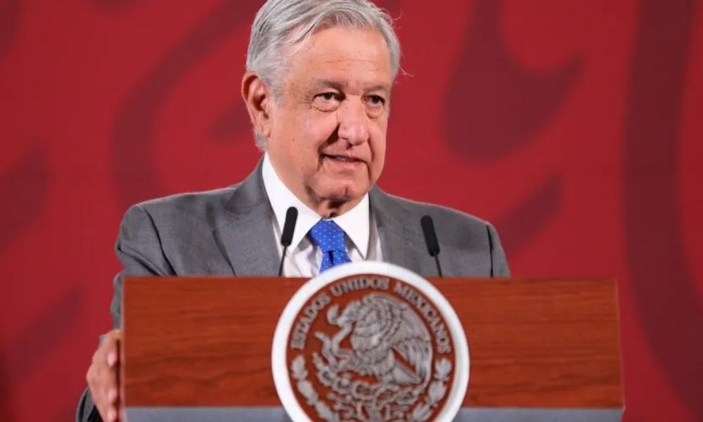 López Obrador promete apoyo a venezolanos varados en México