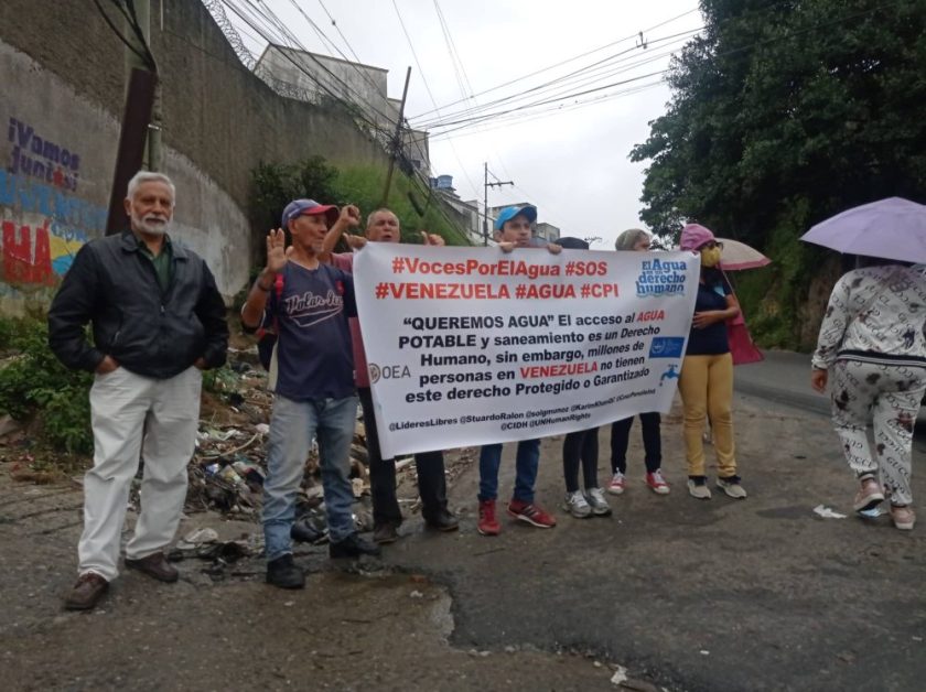 Vecinos de El Junquito protestan porque tienen más de ocho meses sin agua
