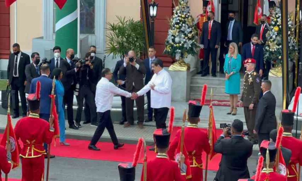 Presidente Maduro recibió a su homólogo Petro en Miraflores