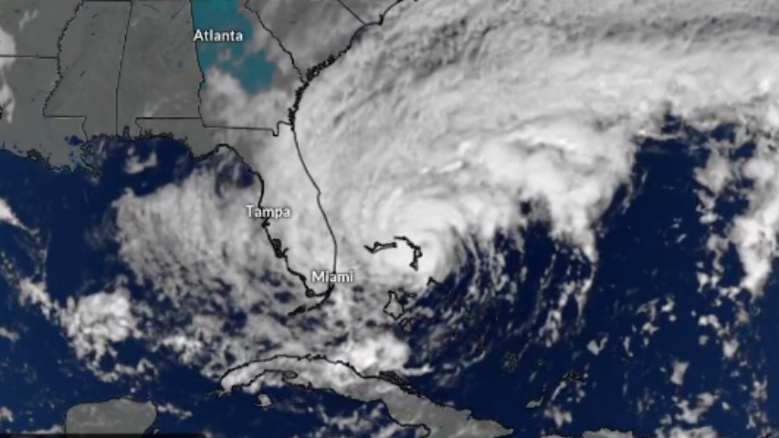 Florida espera a Nicole con evacuación y apertura de refugios