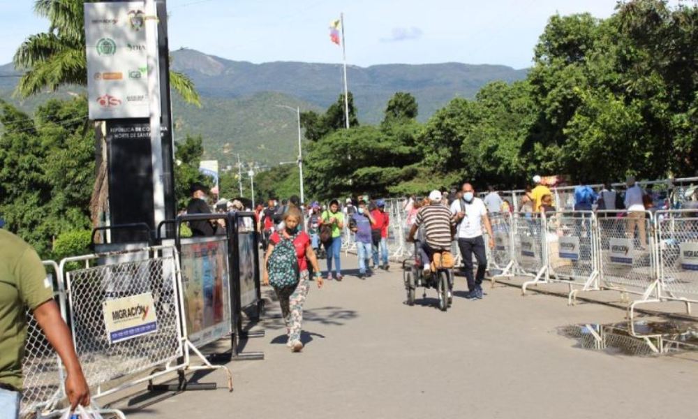 Colombia agiliza paso peatonal por los puentes fronterizos con Venezuela