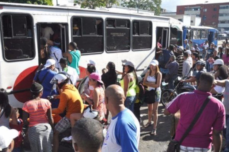 Transportistas de Caracas aumentaron pasajes a $0,40 y $0,50