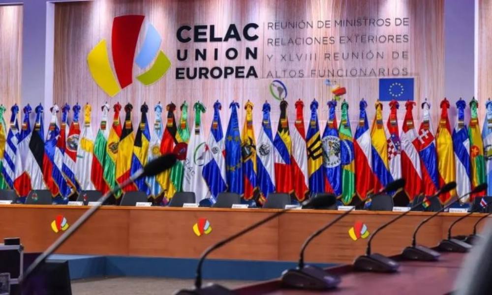 Maduro llama a la Celac a unir fuerzas contra intervencionismo de EE.UU.