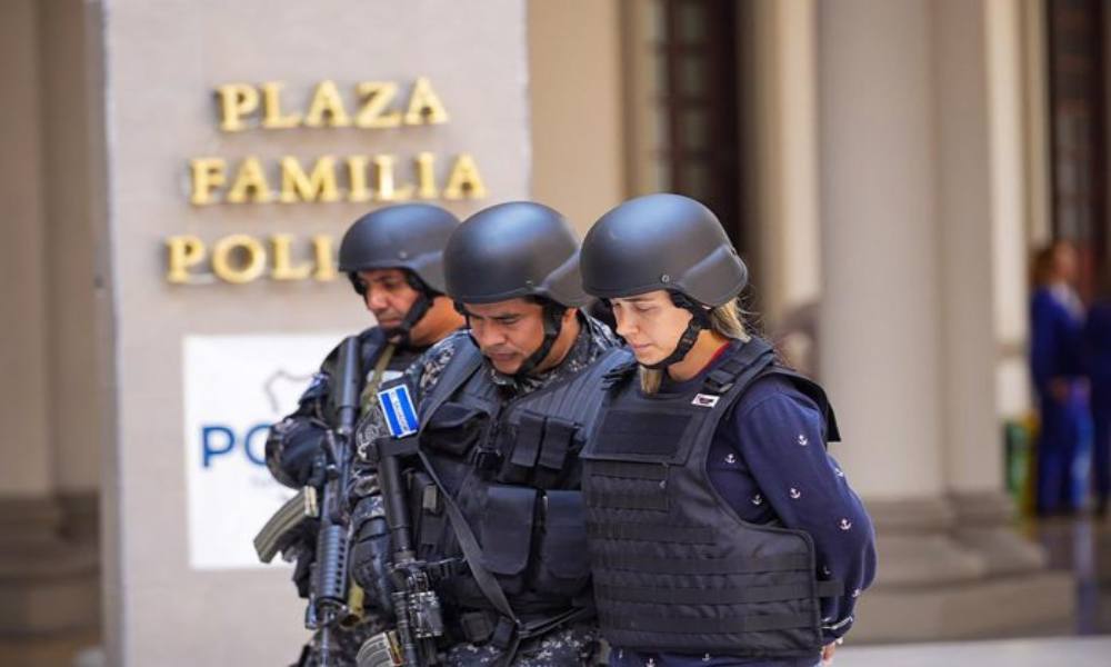 Capturan en El Salvador a colombiana vinculada en asesinato de fiscal Pecci