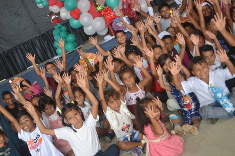 400 niños fueron sorprendidos por la fundación Misión Victoria Venezuela