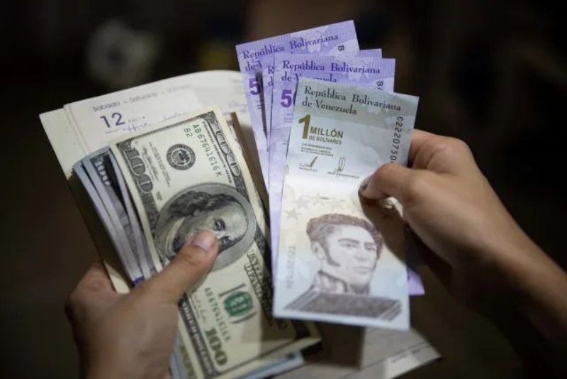El bolívar ha perdido 13,5 % de su valor frente al dólar en apenas 19 días