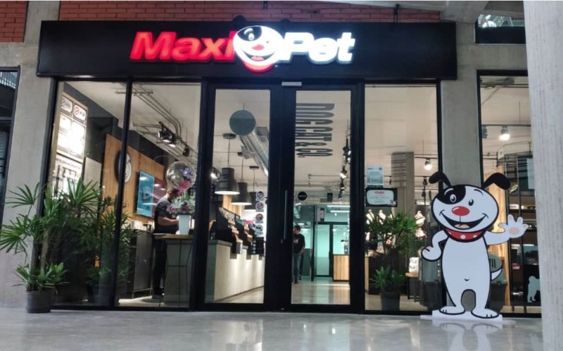 Maxipet abrió un nuevo espacio para mascotas en Santa Mónica