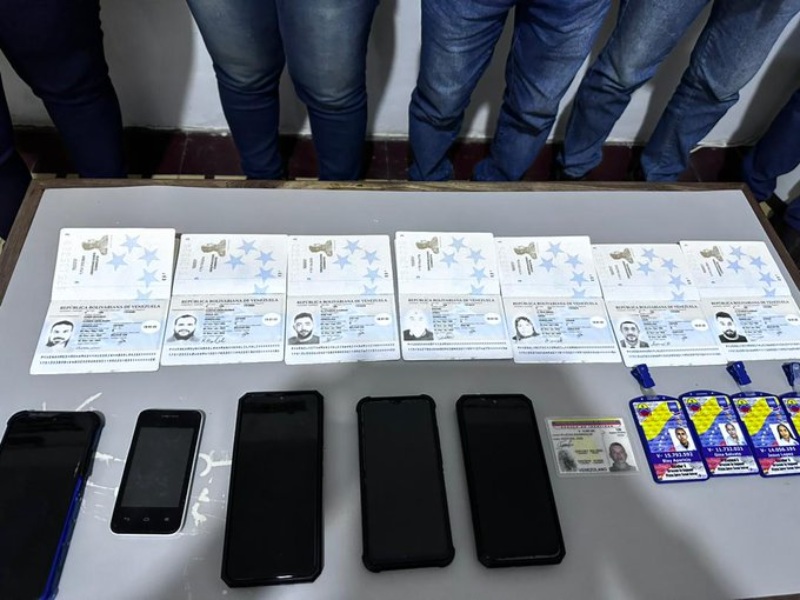 Detenidos funcionarios del Saime que cobraban $10 mil por pasaporte