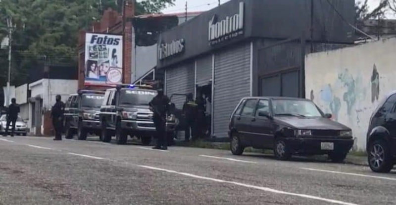 Policía Anticorrupción allanó tienda de ropa importada Táchira