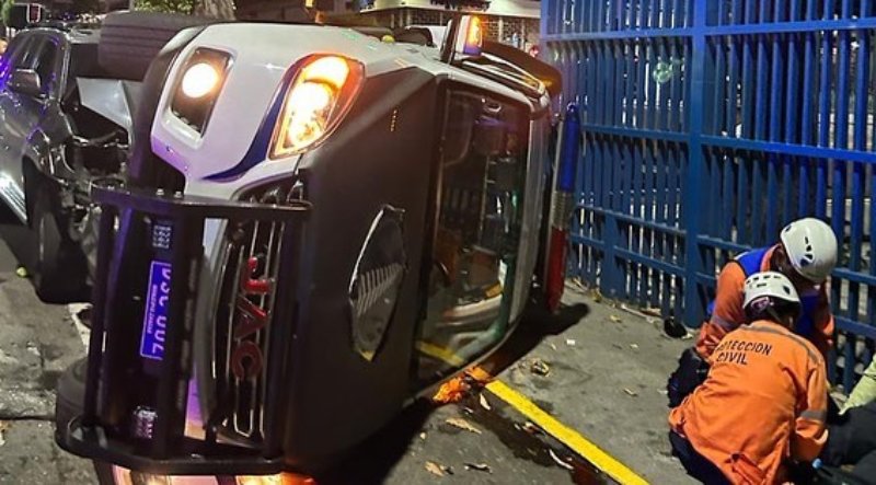 Fuerte accidente de tránsito en Chacao: funcionarios policiales entre los lesionados +VIDEO