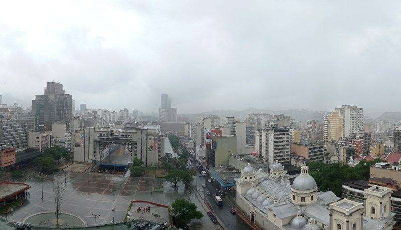 Lluvias en Venezuela causan inundaciones y congestionamiento