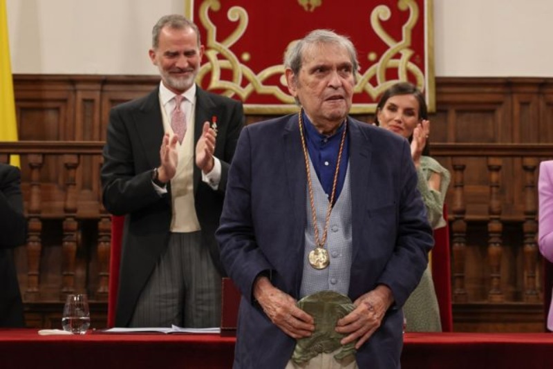 Rafael Cadenas fue postulado por la UCV al Nobel de Literatura