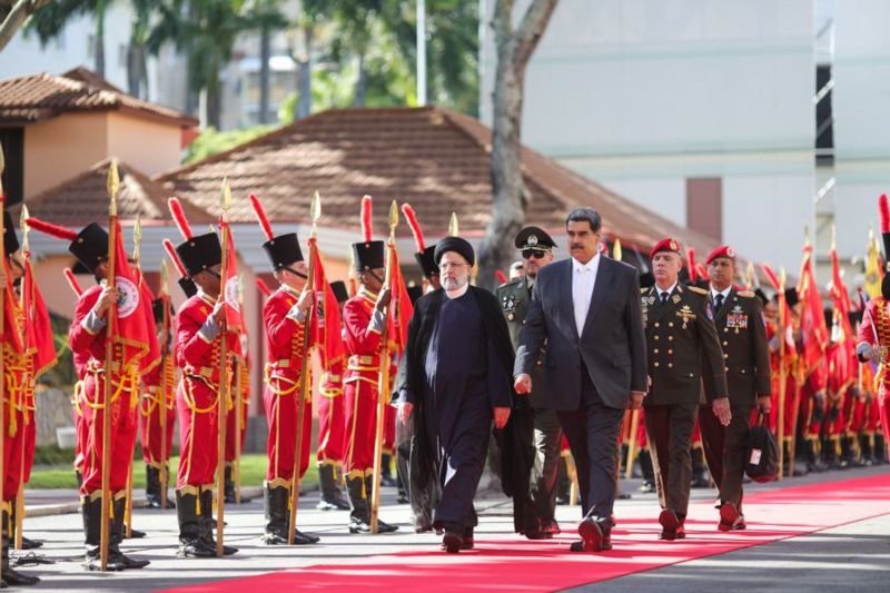 Irán y Venezuela suscribieron al menos 12 acuerdos para los próximos 20 años