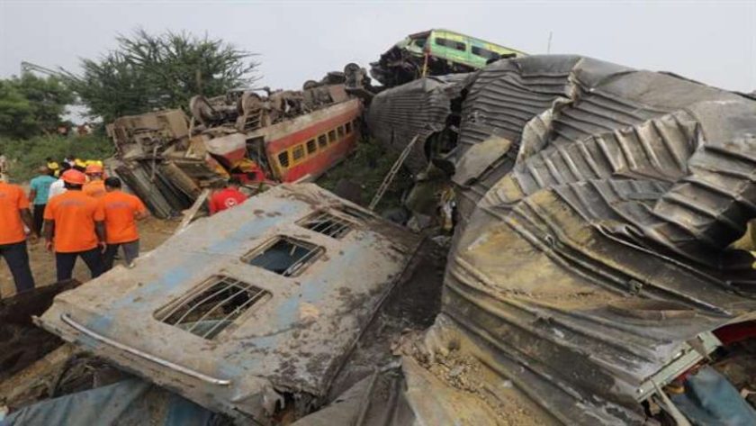 Más de 280 fallecidos y 850 heridos en India por colisión de trenes