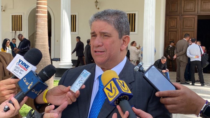 Correa: “Esperamos presentar antes de 70 días a los rectores del CNE”