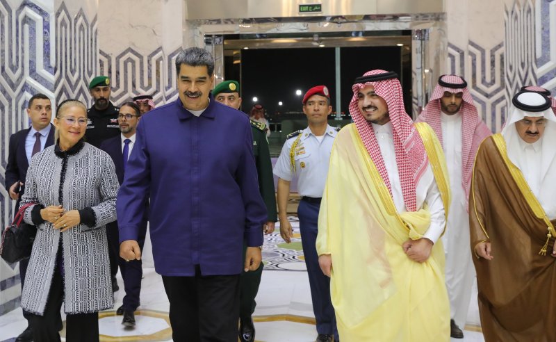 Maduro llegó a Arabia Saudí: se reunirá con el rey y el príncipe heredero