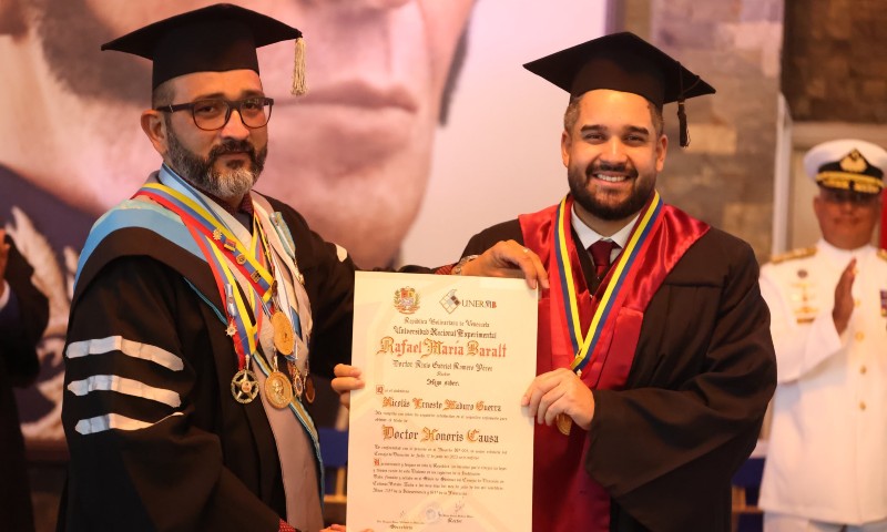 Hijo de Maduro recibió título Honoris Causa en Zulia