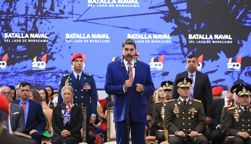 Maduro pidió a los militares estar alerta ante un "plan violento"