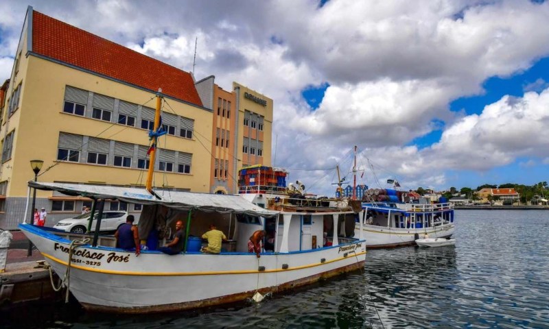 Venezolanos viajan a Curazao para tramitar la VISA americana