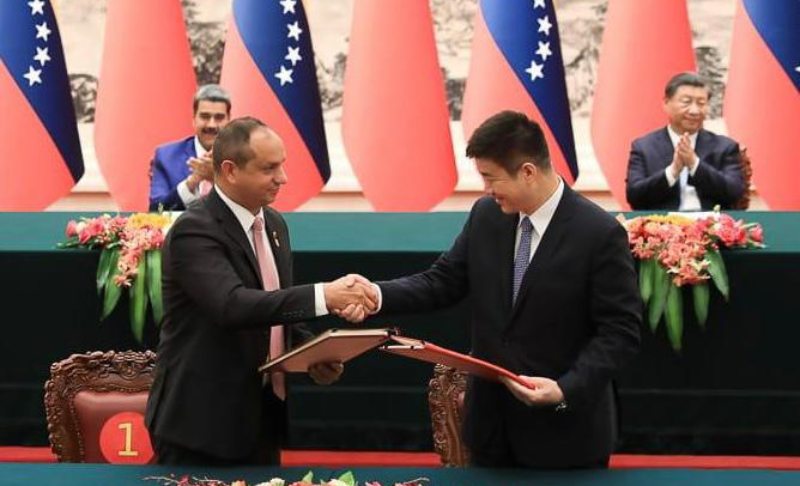 Venezuela y China firmaron acuerdo de servicio aéreo binacional