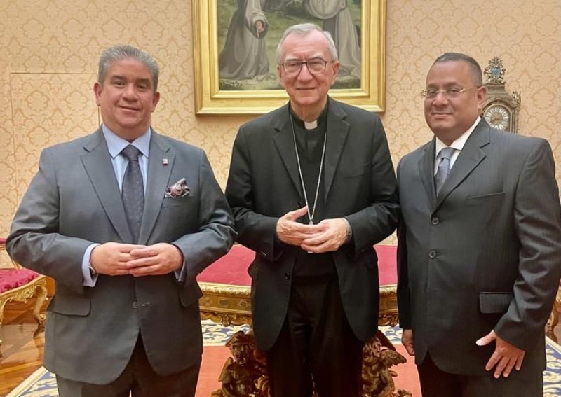 Correa pide en El Vaticano santificación de José Gregorio Hernández