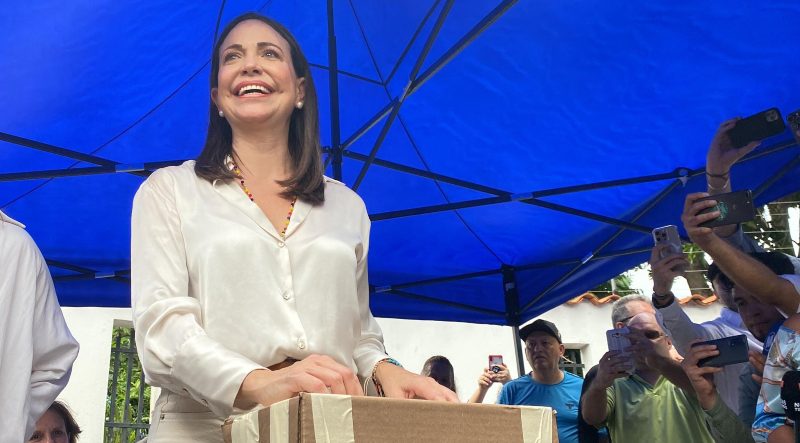 María Corina Machado ya votó: "Este es un proceso maravilloso" +VIDEO