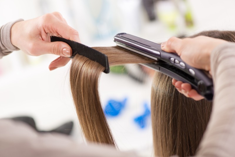 EEUU prohibiría planchas de cabello con sustancias químicas