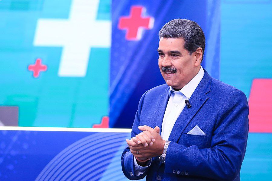 Maduro habla de "garantías legales" en víspera de un acuerdo con la oposición