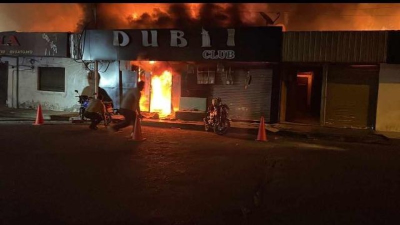 Caos en Ecuador: 2 muertos y 9 heridos por incendio en discoteca