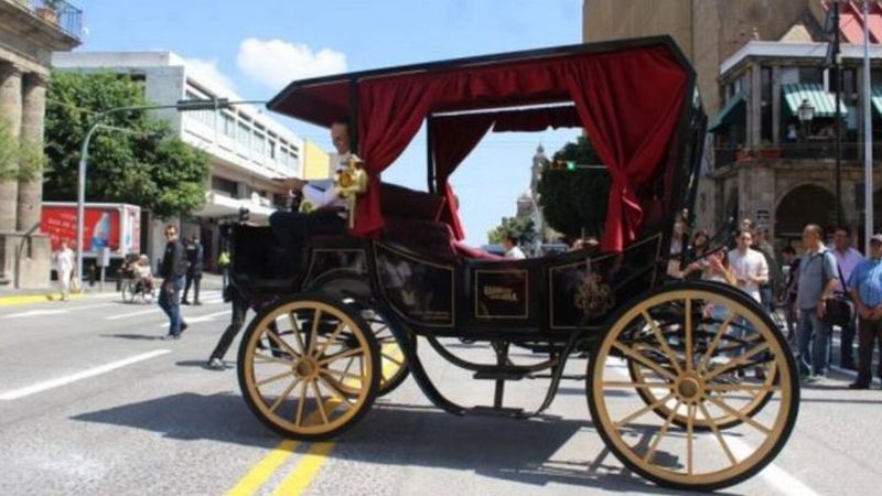 Bruselas sorprende como pionera en carruajes eléctricos sin caballos