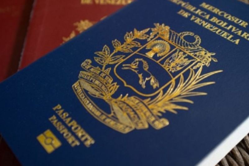Pasaporte venezolano quedó en $200 tras eliminación del Petro