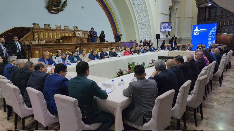 Extienden reuniones para definir calendario de las presidenciales